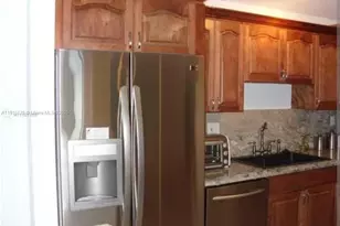 9735 NW 52nd St, Doral, FL 33178 - Photo 5