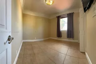5363 SW 38th Ave, Hollywood, FL 33312 - Photo 9