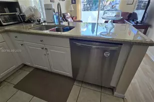 7950 NW 20th St, Pembroke Pines, FL 33024 - Photo 13
