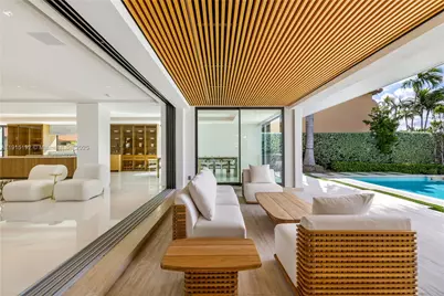 94 S Hibiscus Dr, Miami Beach, FL 33139 - Photo 17