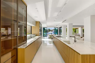 94 S Hibiscus Dr, Miami Beach, FL 33139 - Photo 7