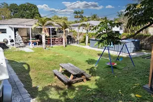 640 NE 168th St, North Miami Beach, FL 33162 - Photo 57