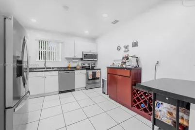 640 NE 168th St, North Miami Beach, FL 33162 - Photo 23