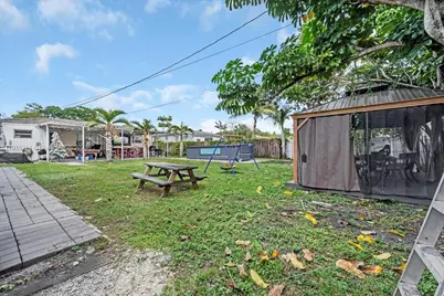 640 NE 168th St, North Miami Beach, FL 33162 - Photo 55