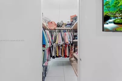 640 NE 168th St, North Miami Beach, FL 33162 - Photo 15