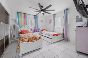 640 NE 168th St, North Miami Beach, FL 33162 - Photo 35