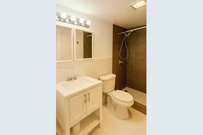 1100 Pine Dr #106, Pompano Beach, FL 33060 - Photo 11