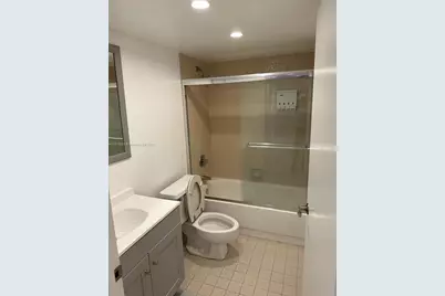 1621 Collins Ave #505, Miami Beach, FL 33139 - Photo 13