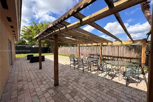 1403 SE 6th St, Homestead, FL 33033 - Photo 25