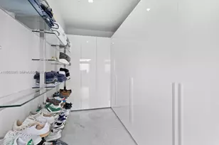 1451 Brickell Ave, Miami, FL 33131 - Photo 23