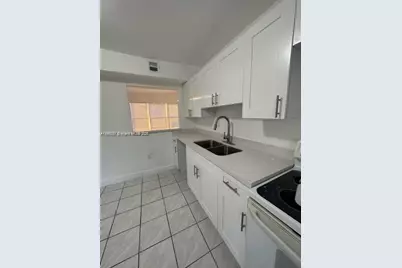 3904 SW 58th Ave, West Park, FL 33023 - Photo 9