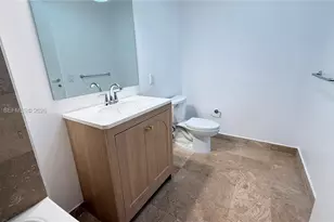 300 S Biscayne Blvd, Miami, FL 33131 - Photo 31