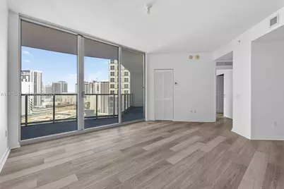 300 S Biscayne Blvd #T-2407, Miami, FL 33131 - Photo 17