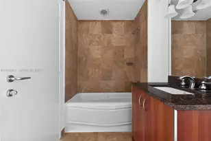 300 S Biscayne Blvd, Miami, FL 33131 - Photo 31