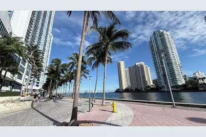 300 S Biscayne Blvd #T-2407, Miami, FL 33131 - Photo 25