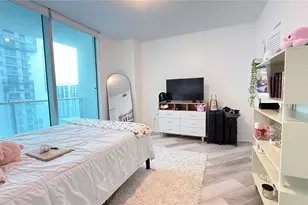 300 S Biscayne Blvd, Miami, FL 33131 - Photo 5