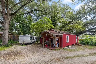 535 NW 90th St, El Portal, FL 33150 - Photo 13