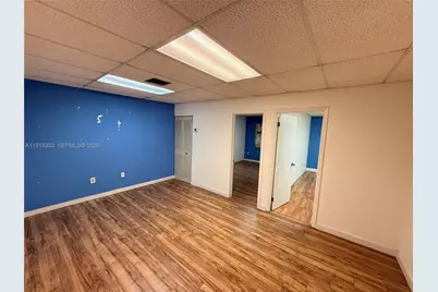 8000 NW 31st St #19, Doral, FL 33122 - Photo 5