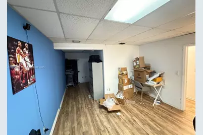 8000 NW 31st St #19, Doral, FL 33122 - Photo 5