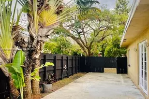 2402 NW 42nd St, Miami, FL 33142 - Photo 37