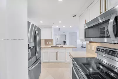 701 Brickell Key Blvd #2111, Miami, FL 33131 - Photo 11