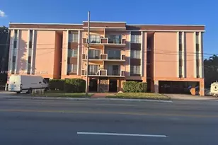 365 NE 125th St, North Miami, FL 33161 - Photo 1