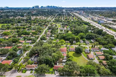 535 NW 90 St, El Portal, FL 33150 - Photo 31