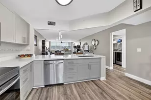 2521 NW 104th Ave, Sunrise, FL 33322 - Photo 5