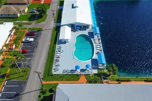 900 SW 10th Terrace, Hallandale Beach, FL 33009 - Photo 23