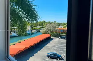 1700 NE 105th St, Miami Shores, FL 33138 - Photo 11