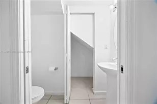 21416 NW 13th Pl, Miami Gardens, FL 33169 - Photo 11