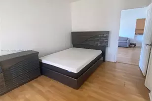 1051 Meridian Ave, Miami Beach, FL 33139 - Photo 5