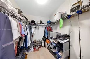 41 SE 5th St, Miami, FL 33131 - Photo 11