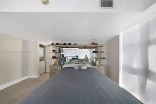 41 SE 5th St, Miami, FL 33131 - Photo 9