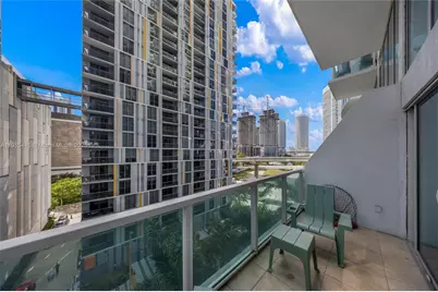 41 SE 5th St #502, Miami, FL 33131 - Photo 13