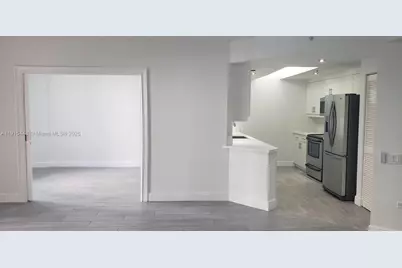 701 Brickell Key Blvd #607, Miami, FL 33131 - Photo 1