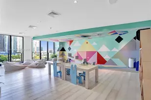 121 NE 34th St, Miami, FL 33137 - Photo 27