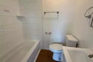 870 NE 142nd St, North Miami, FL 33161 - Photo 15