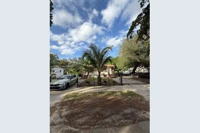 551-553 NE 133rd St, North Miami, FL 33161 - Photo 9