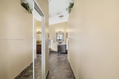 19372 NW 24th Pl, Pembroke Pines, FL 33029 - Photo 43