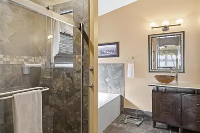 19372 NW 24th Pl, Pembroke Pines, FL 33029 - Photo 39