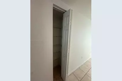 930 SW 129th Pl #401, Miami, FL 33184 - Photo 5