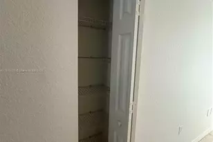 930 SW 129th Pl, Miami, FL 33184 - Photo 5