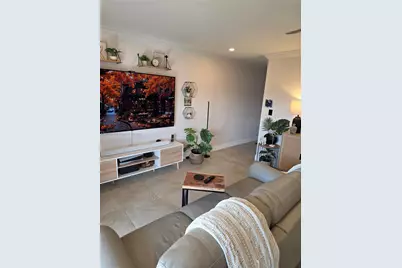 10110 SW 20th St, Miami, FL 33165 - Photo 5