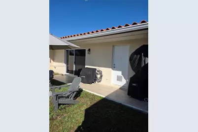 10110 SW 20th St, Miami, FL 33165 - Photo 19