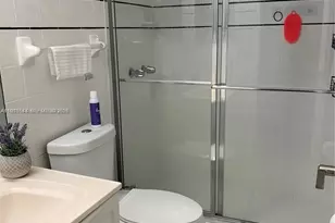 250 Jacaranda Dr, Plantation, FL 33324 - Photo 15