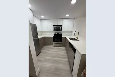 20860 San Simeon Way #108-6, Miami, FL 33179 - Photo 3