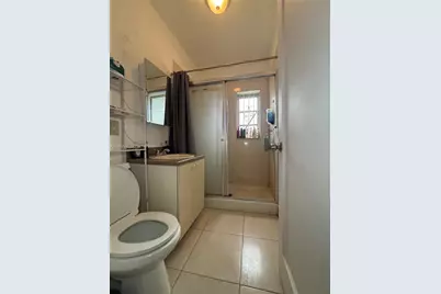 808 NW 75th St, Miami, FL 33150 - Photo 15