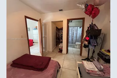 808 NW 75th St, Miami, FL 33150 - Photo 35