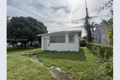 808 NW 75th St, Miami, FL 33150 - Photo 41